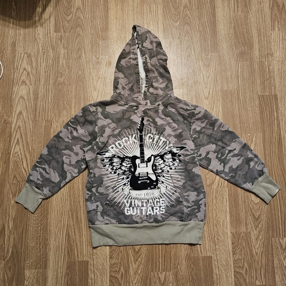 Arizona Jean Company Rock City Camouflage Hoodie Size Small